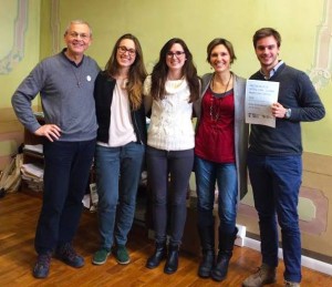 Firma del Protocollo d’Intesa SISM - CUAMM con (da sinistra) Don Dante Carraro - Direttore del CUAMM, Chiara Riforgiato - Presidente Nazionale SISM 2015, Clarissa De Nardi - Coordinatore Nazionale Wolisso Project 2014-2015, Chiara Cavagna - Responsabile Public Awareness CUAMM, Stefano Guicciardi - Presidente Nazionale SISM 2014